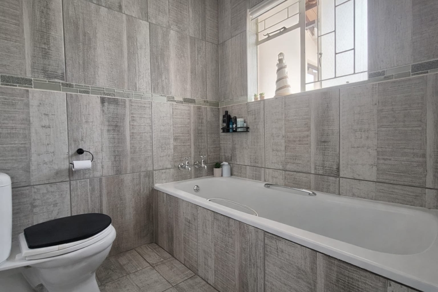 3 Bedroom Property for Sale in Meiringspark Ext 4 North West